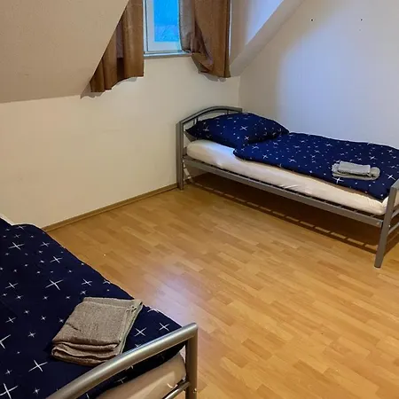 1 Bruchsal/forst 2 Personen